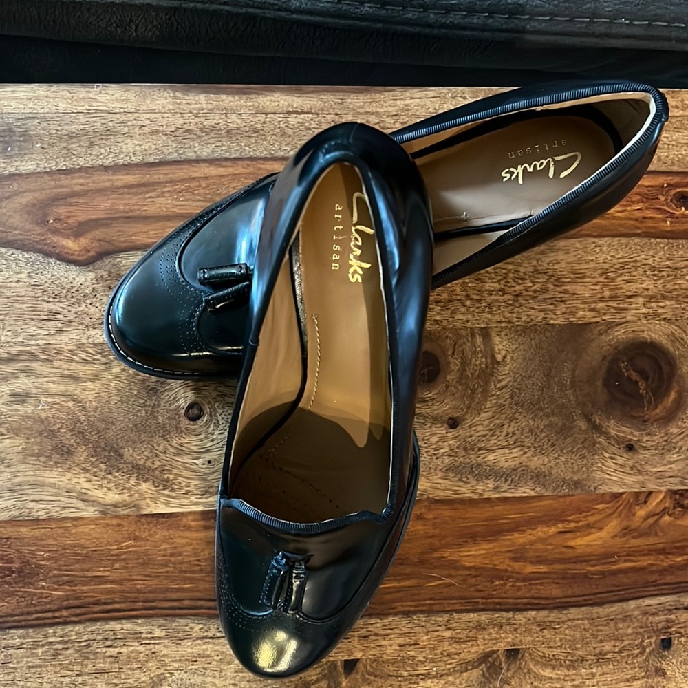 NWT Clarks Size 7. Loafers with tassel